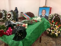 Bakıda məşhur pianoçu Çingiz Sadıxovla vida mərasimi keçirilir (FOTO)