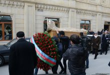 Bakıda məşhur pianoçu Çingiz Sadıxovla vida mərasimi keçirilir (FOTO)