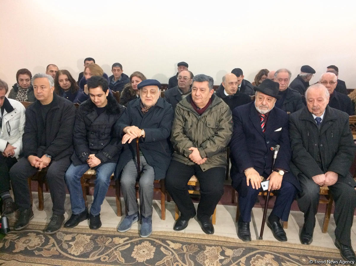 Bakıda məşhur pianoçu Çingiz Sadıxovla vida mərasimi keçirilir (FOTO)