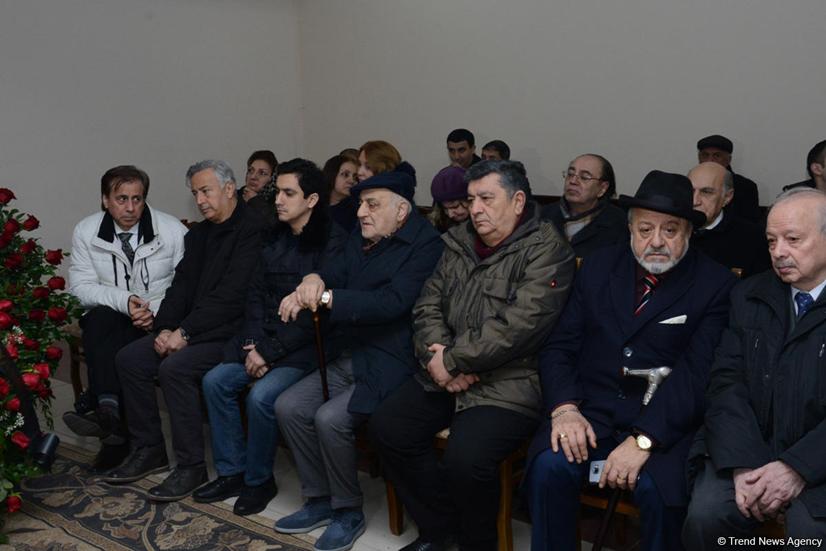 Bakıda məşhur pianoçu Çingiz Sadıxovla vida mərasimi keçirilir (FOTO)