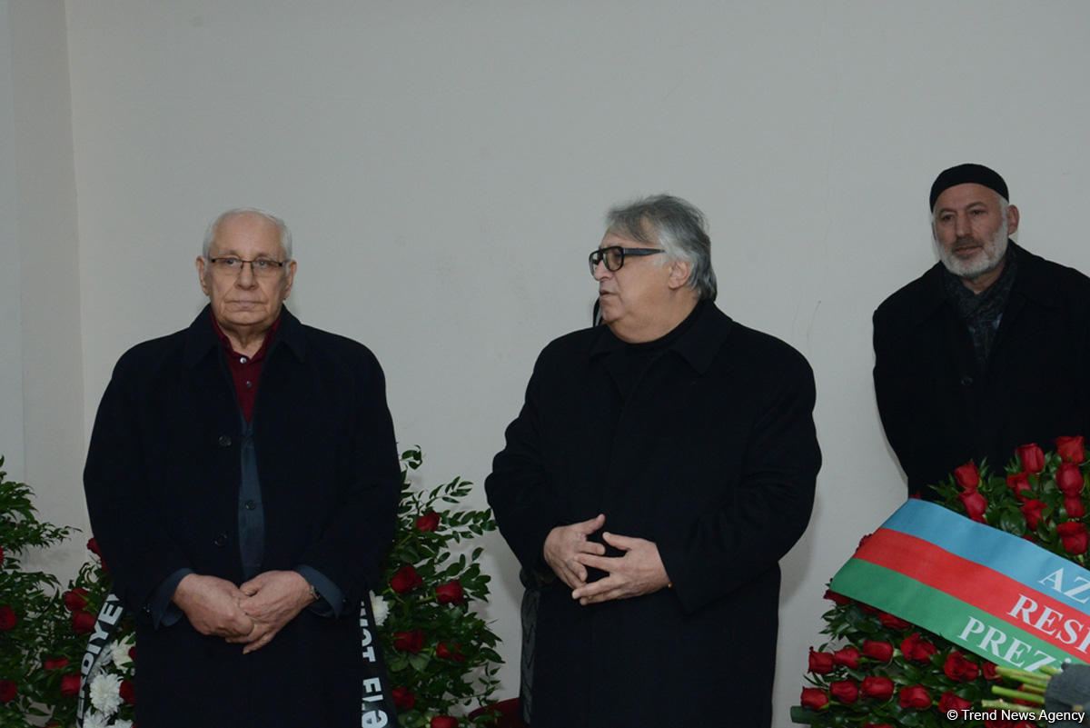 Bakıda məşhur pianoçu Çingiz Sadıxovla vida mərasimi keçirilir (FOTO)