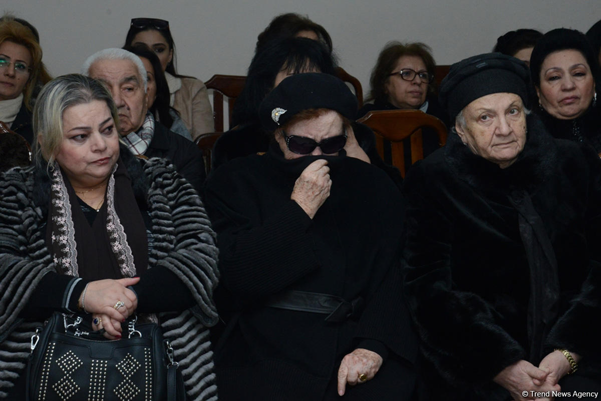 Bakıda məşhur pianoçu Çingiz Sadıxovla vida mərasimi keçirilir (FOTO)