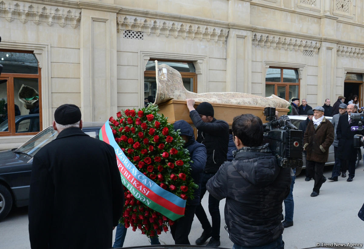 Bakıda məşhur pianoçu Çingiz Sadıxovla vida mərasimi keçirilir (FOTO)
