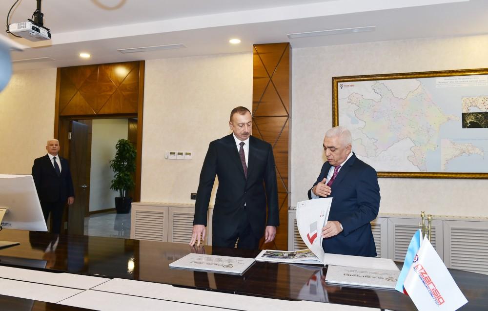 Prezident İlham Əliyev Bakı Paylayıcı Şəbəkəsinin yeni inzibati binasının və yarımstansiyalarının açılışında iştirak edib (FOTO) (YENİLƏNİB)
