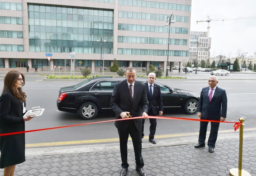 Prezident İlham Əliyev Bakı Paylayıcı Şəbəkəsinin yeni inzibati binasının və yarımstansiyalarının açılışında iştirak edib (FOTO) (YENİLƏNİB)