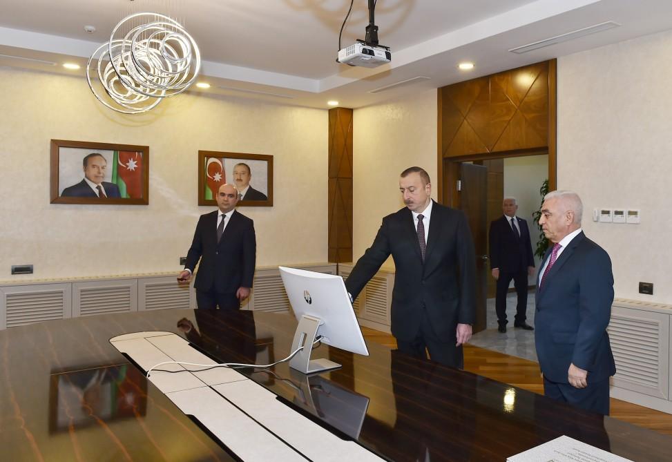 Prezident İlham Əliyev Bakı Paylayıcı Şəbəkəsinin yeni inzibati binasının və yarımstansiyalarının açılışında iştirak edib (FOTO) (YENİLƏNİB)