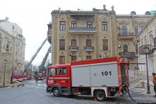 FHN: "Azneft"də yaşayış binasında baş verən yanğın söndürülüb (YENİLƏNİB 2) (FOTO)