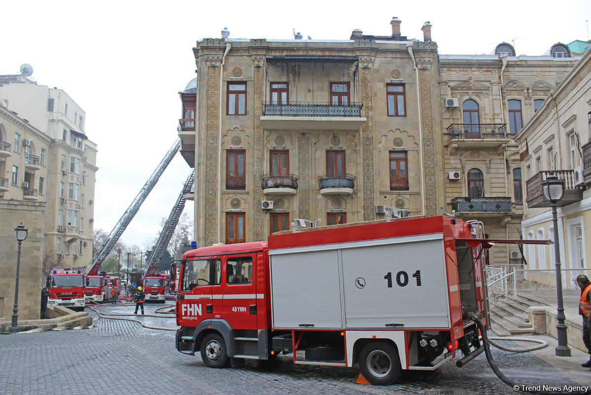 FHN: "Azneft"də yaşayış binasında baş verən yanğın söndürülüb (YENİLƏNİB 2) (FOTO)