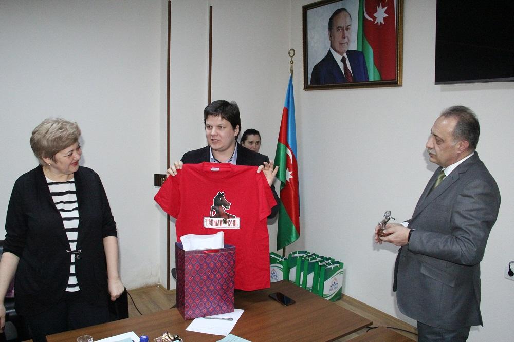 Moskva məktəblərinin direktorları Bilik Fondunda olublar (FOTO)