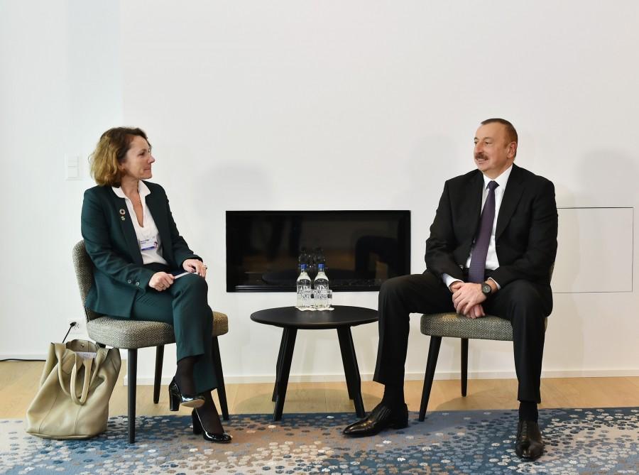Prezident İlham Əliyev Davosda “SUEZ GROUP”un baş icraçı vitse-prezidenti ilə görüşüb (FOTO)
