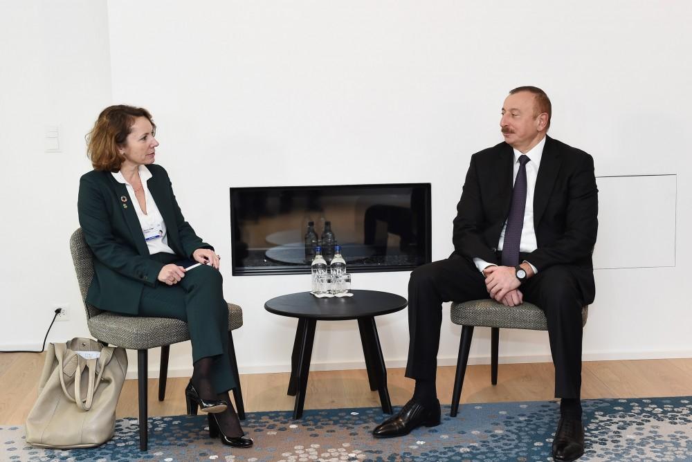 Prezident İlham Əliyev Davosda “SUEZ GROUP”un baş icraçı vitse-prezidenti ilə görüşüb (FOTO)