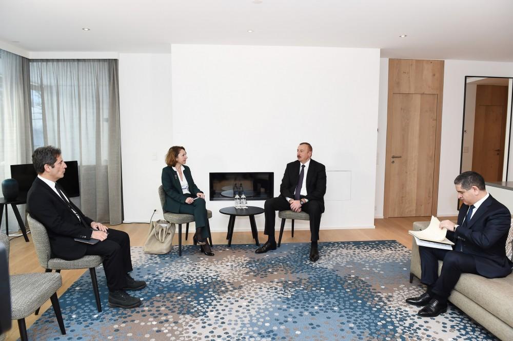 Prezident İlham Əliyev Davosda “SUEZ GROUP”un baş icraçı vitse-prezidenti ilə görüşüb (FOTO)