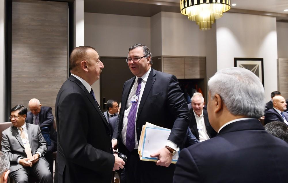 Prezident İlham Əliyev Davos Forumu çərçivəsində "Neft və qaz sənayesi siyasəti üzrə liderlərin toplantısı" adlı sessiyada iştirak edib (FOTO)