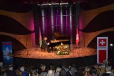 Məşhur blüz və caz pianoçusu Bakıda konsert verib (FOTO)