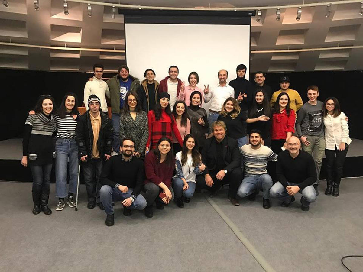 Məşhur blüz və caz pianoçusu Bakıda konsert verib (FOTO)