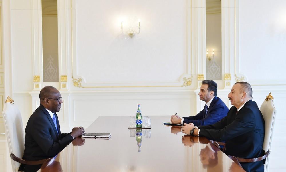 Prezident İlham Əliyev "Smart Africa" Təşəbbüsünün icraçı direktorunu qəbul edib (YENİLƏNİB)