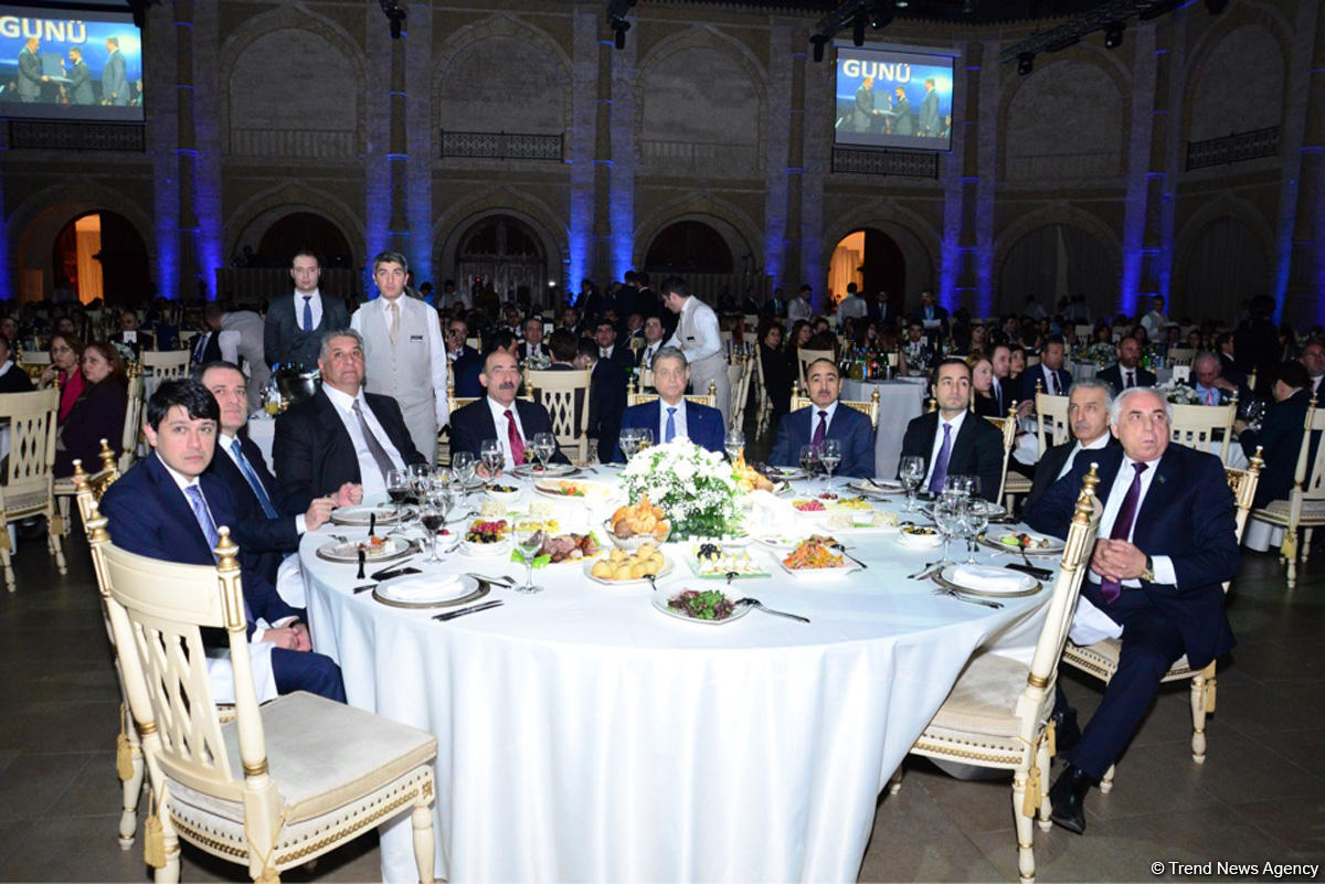 2018-ci il Gənclər üçün Prezident mükafatlarının təqdim edilməsi və bir sıra digər gənclərin mükafatlandırılması mərasimi keçirilib (FOTO)