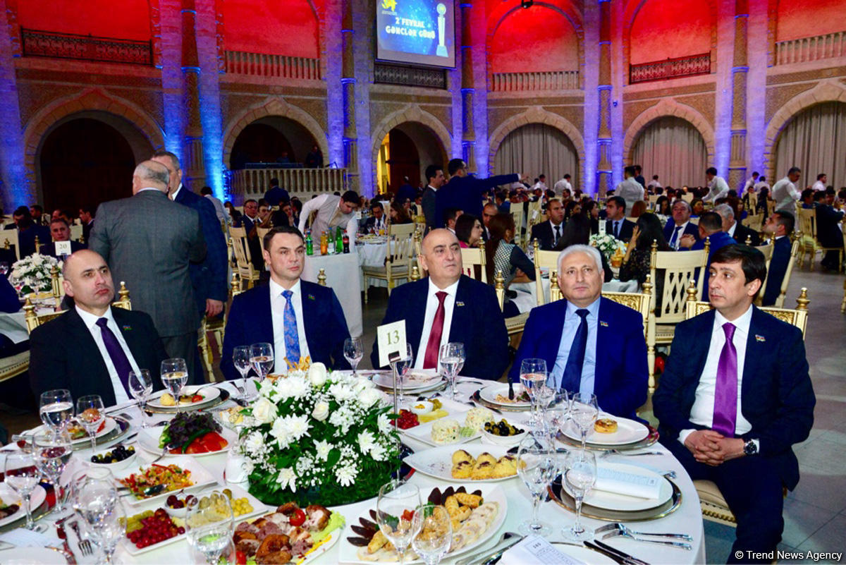 2018-ci il Gənclər üçün Prezident mükafatlarının təqdim edilməsi və bir sıra digər gənclərin mükafatlandırılması mərasimi keçirilib (FOTO)