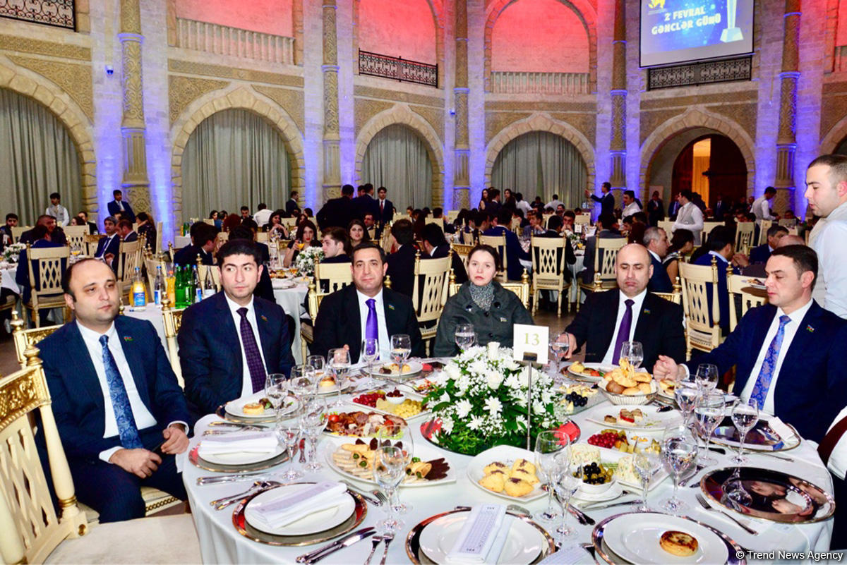 2018-ci il Gənclər üçün Prezident mükafatlarının təqdim edilməsi və bir sıra digər gənclərin mükafatlandırılması mərasimi keçirilib (FOTO)