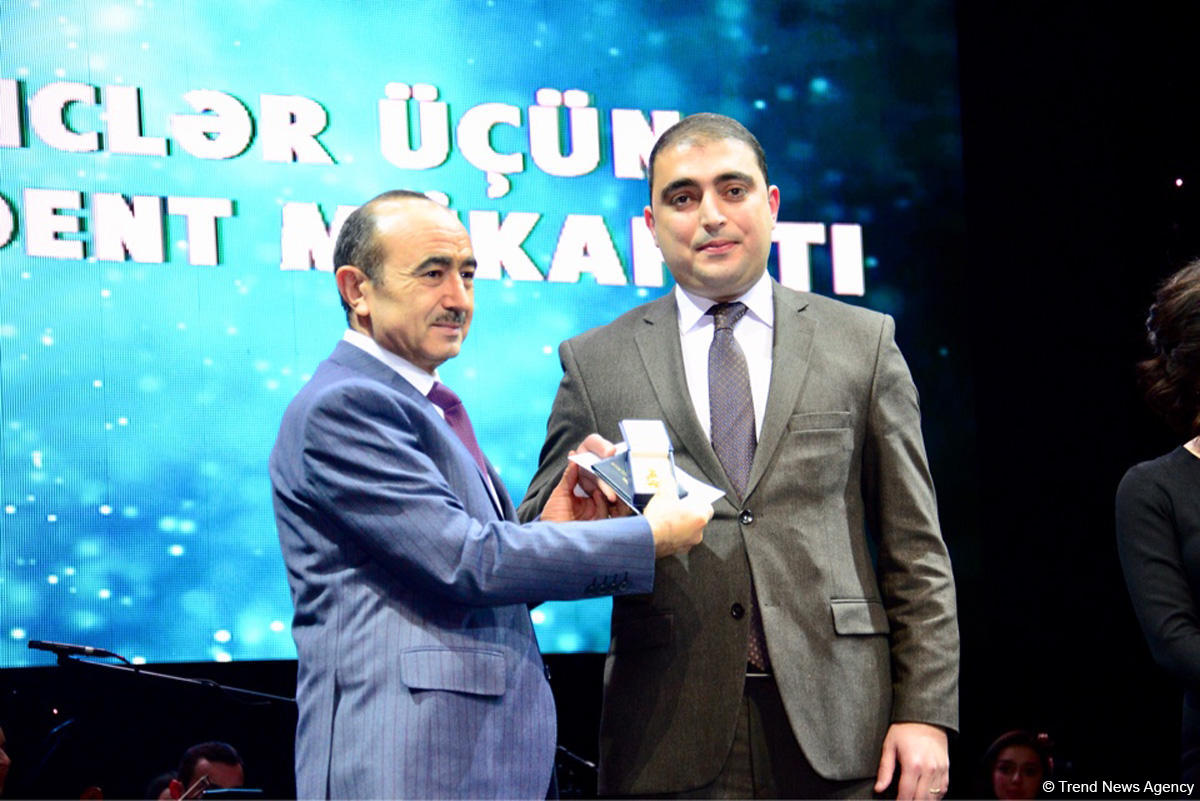 2018-ci il Gənclər üçün Prezident mükafatlarının təqdim edilməsi və bir sıra digər gənclərin mükafatlandırılması mərasimi keçirilib (FOTO)