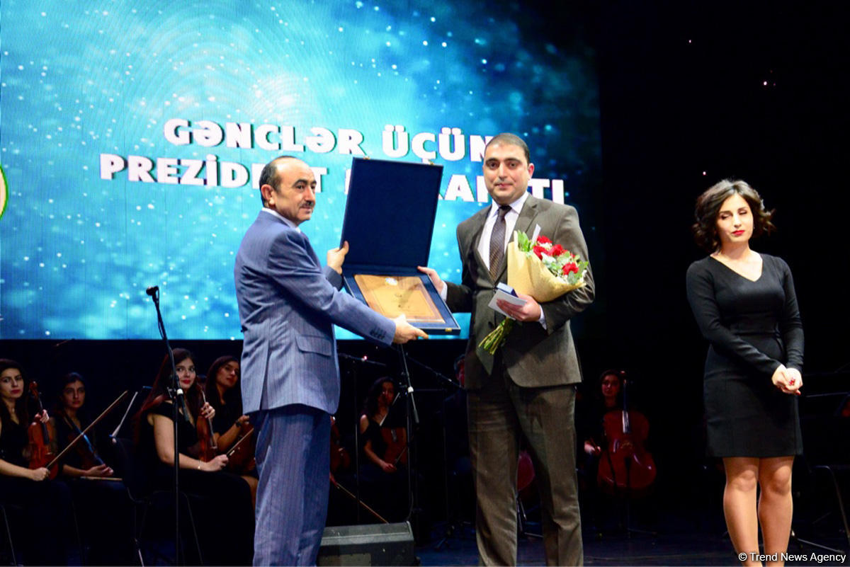 2018-ci il Gənclər üçün Prezident mükafatlarının təqdim edilməsi və bir sıra digər gənclərin mükafatlandırılması mərasimi keçirilib (FOTO)