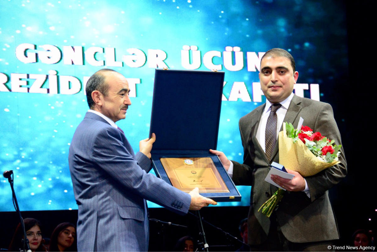 2018-ci il Gənclər üçün Prezident mükafatlarının təqdim edilməsi və bir sıra digər gənclərin mükafatlandırılması mərasimi keçirilib (FOTO)