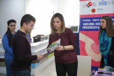 RİİB və Milli Onkologiya Mərkəzi xərçəng xəstəliyi ilə bağlı maarifləndirmə aksiyası keçirib (FOTO)