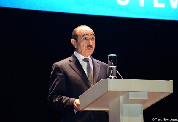Əli Həsənov: Növbədənkənar prezident seçkiləri həmkarlar ittifaqları qarşısında vəzifələr qoyur