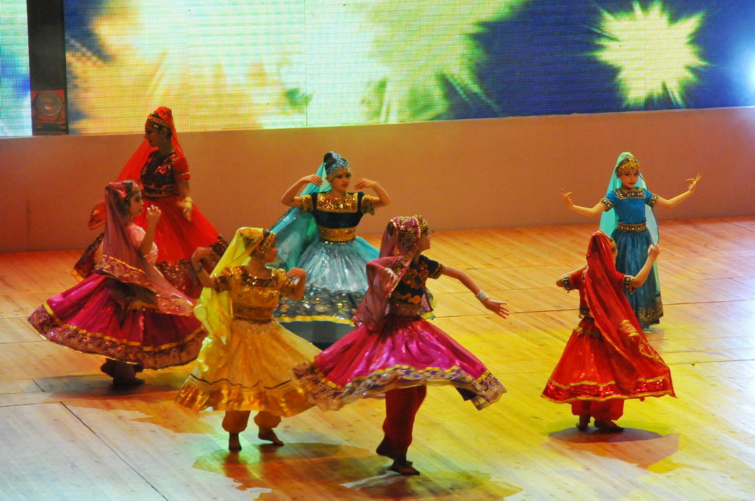 Dünya xalqlarının rəqslərindən ibarət konsert keçirilib (FOTO)