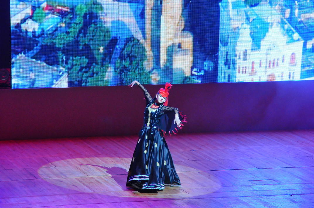 Dünya xalqlarının rəqslərindən ibarət konsert keçirilib (FOTO)