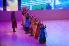 Dünya xalqlarının rəqslərindən ibarət konsert keçirilib (FOTO)
