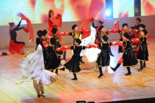 Dünya xalqlarının rəqslərindən ibarət konsert keçirilib (FOTO)