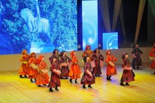 Dünya xalqlarının rəqslərindən ibarət konsert keçirilib (FOTO)