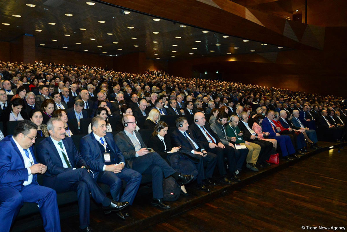 Əli Həsənov: Azərbaycan həmkarlar ittifaqlarının inkişafında 2004-cü ildən sonrakı dövr xüsusilə fərqləndi (FOTO)