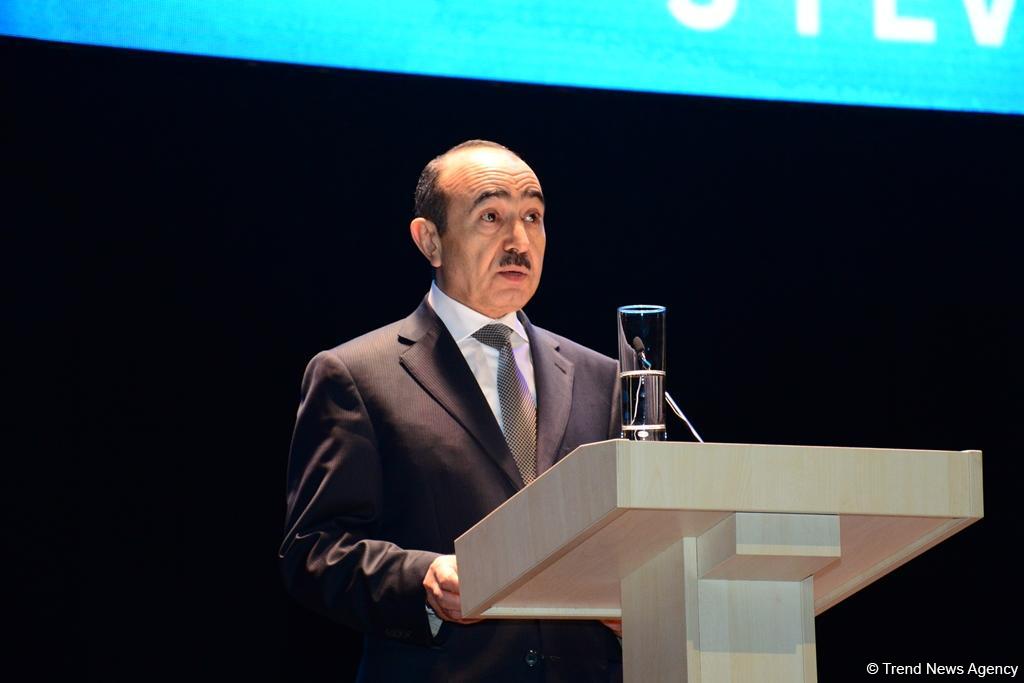 Əli Həsənov: Növbədənkənar prezident seçkiləri həmkarlar ittifaqları qarşısında vəzifələr qoyur