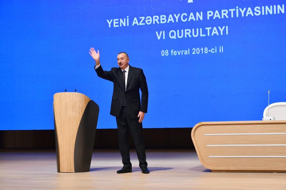 Prezident İlham Əliyev Yeni Azərbaycan Partiyasının VI qurultayında iştirak edib (YENİLƏNİB-4) (FOTO)