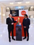 Futbol üzrə dünya çempionatının Kubokunun əsli Prezident İlham Əliyevə təqdim edilib (FOTO) (YENİLƏNİB)