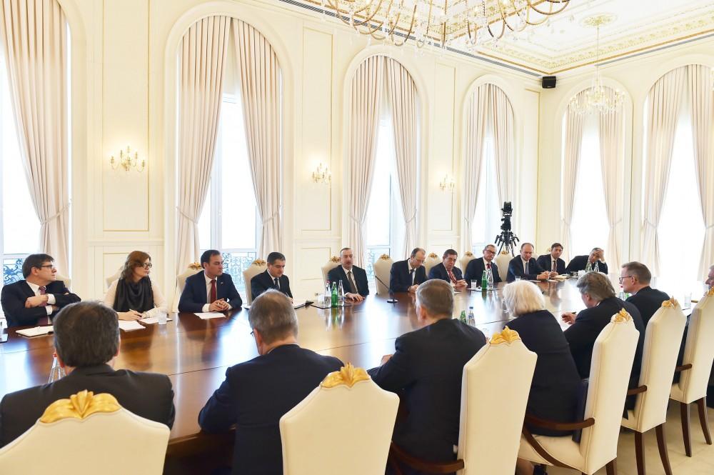 Azərbaycan Prezidenti: Əsas prioritetimiz iqtisadiyyatımızı şaxələndirməyə və neft-qazdan asılılığı azaltmağa imkan yaradan qeyri-enerji sektorudur (FOTO) (YENİLƏNİB)