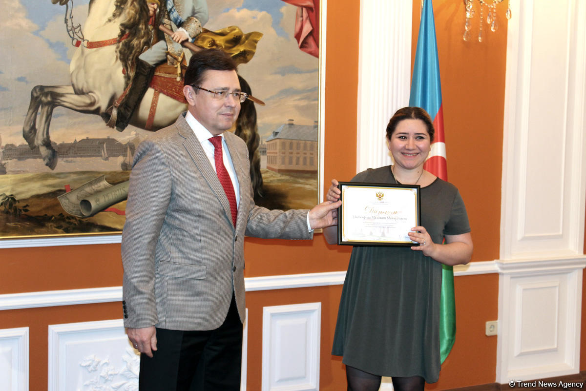Trend İnformasiya Agentliyinin baş redaktoru Rusiya-Azərbaycan münasibətləri haqqında materialların hazırlanmasına görə diplomla təltif edilib (FOTO)