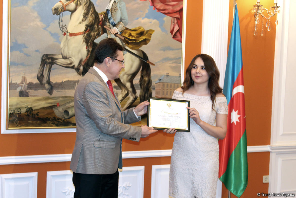 Trend İnformasiya Agentliyinin baş redaktoru Rusiya-Azərbaycan münasibətləri haqqında materialların hazırlanmasına görə diplomla təltif edilib (FOTO)