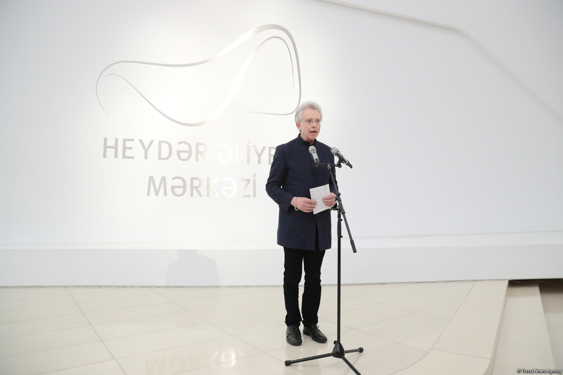 Heydər Əliyev Fondunun vitse-prezidenti Leyla Əliyeva “Alfons Muxa: gözəllik axtarışında” sərgisinin açılışında iştirak edib (FOTO)