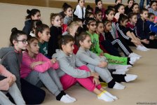 Gənc azərbaycanlı gimnastlar Şəhriyar Məmmədyarovla görüşüb (FOTO)