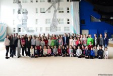 Gənc azərbaycanlı gimnastlar Şəhriyar Məmmədyarovla görüşüb (FOTO)