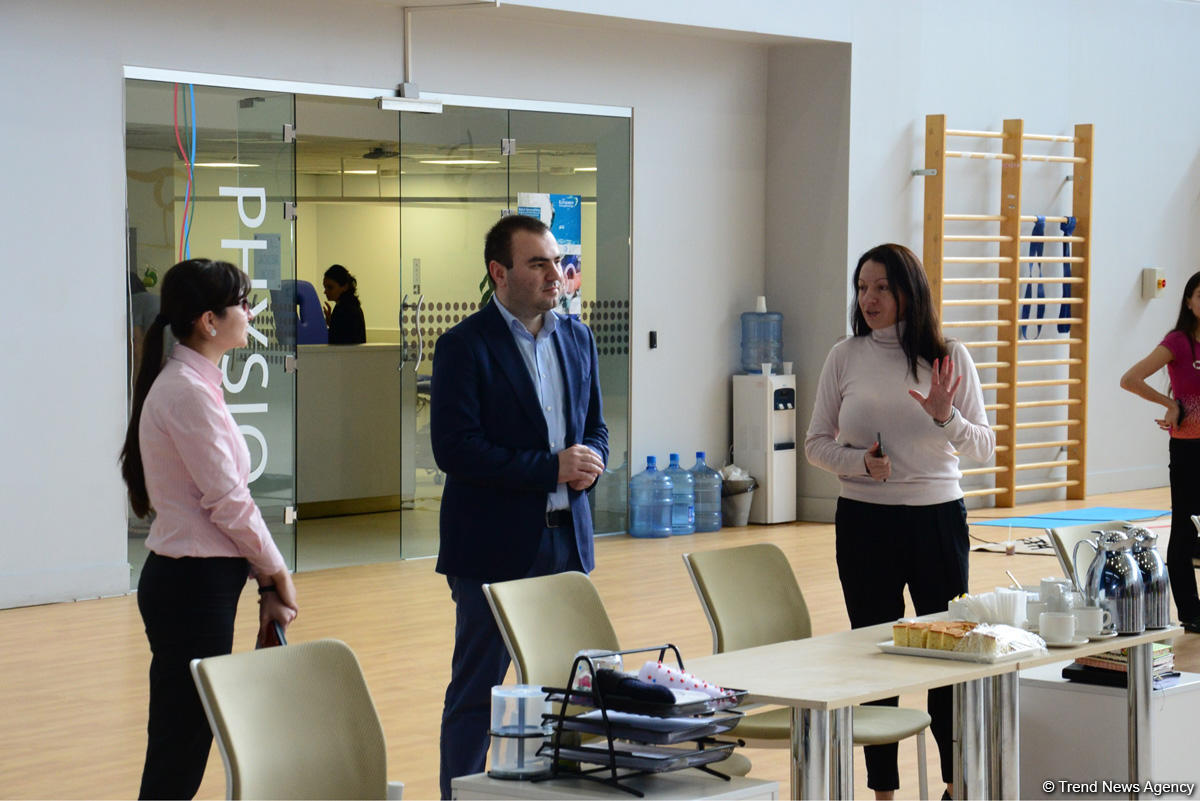 Gənc azərbaycanlı gimnastlar Şəhriyar Məmmədyarovla görüşüb (FOTO)