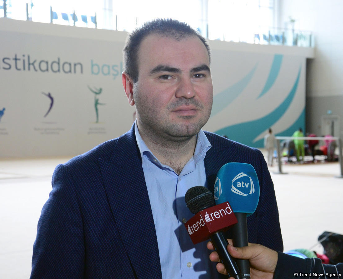 Gənc azərbaycanlı gimnastlar Şəhriyar Məmmədyarovla görüşüb (FOTO)