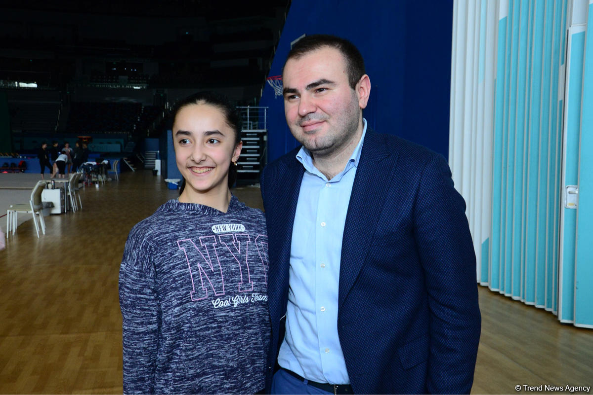 Gənc azərbaycanlı gimnastlar Şəhriyar Məmmədyarovla görüşüb (FOTO)
