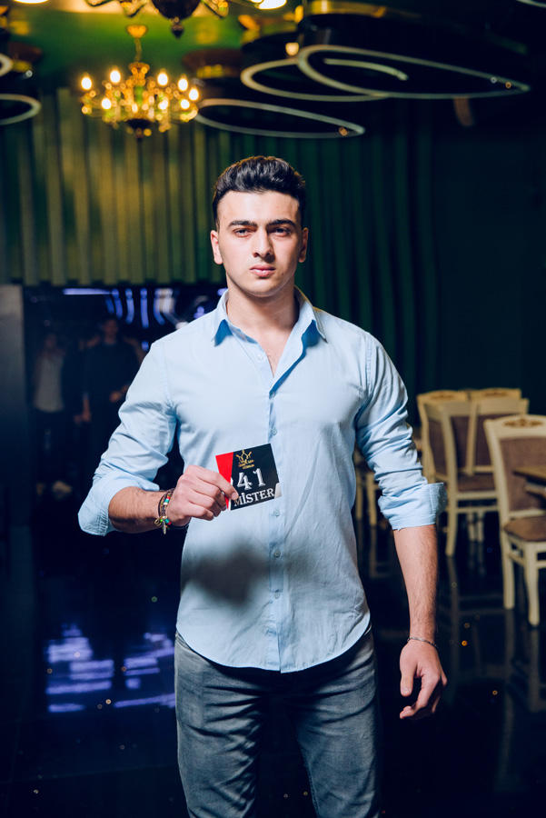 Azərbaycanda model olmaq istəyən oğlanlar qızlardan çoxdur (FOTO)