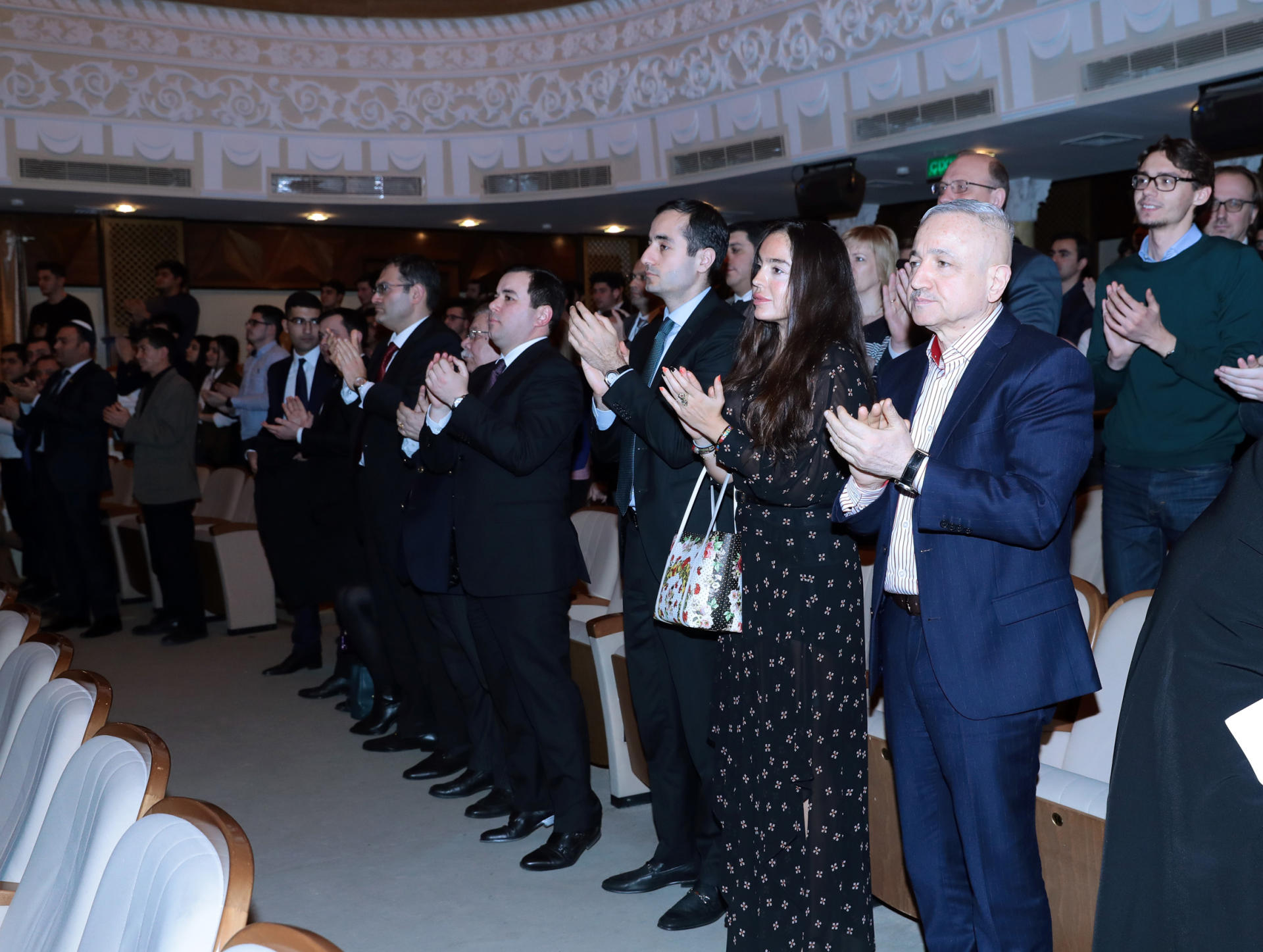 Leyla Əliyeva Xocalı faciəsinin ildönümü ilə bağlı “Badam ağacı çiçəkləyəndə” tamaşasının təqdimatında iştirak edib (FOTO)