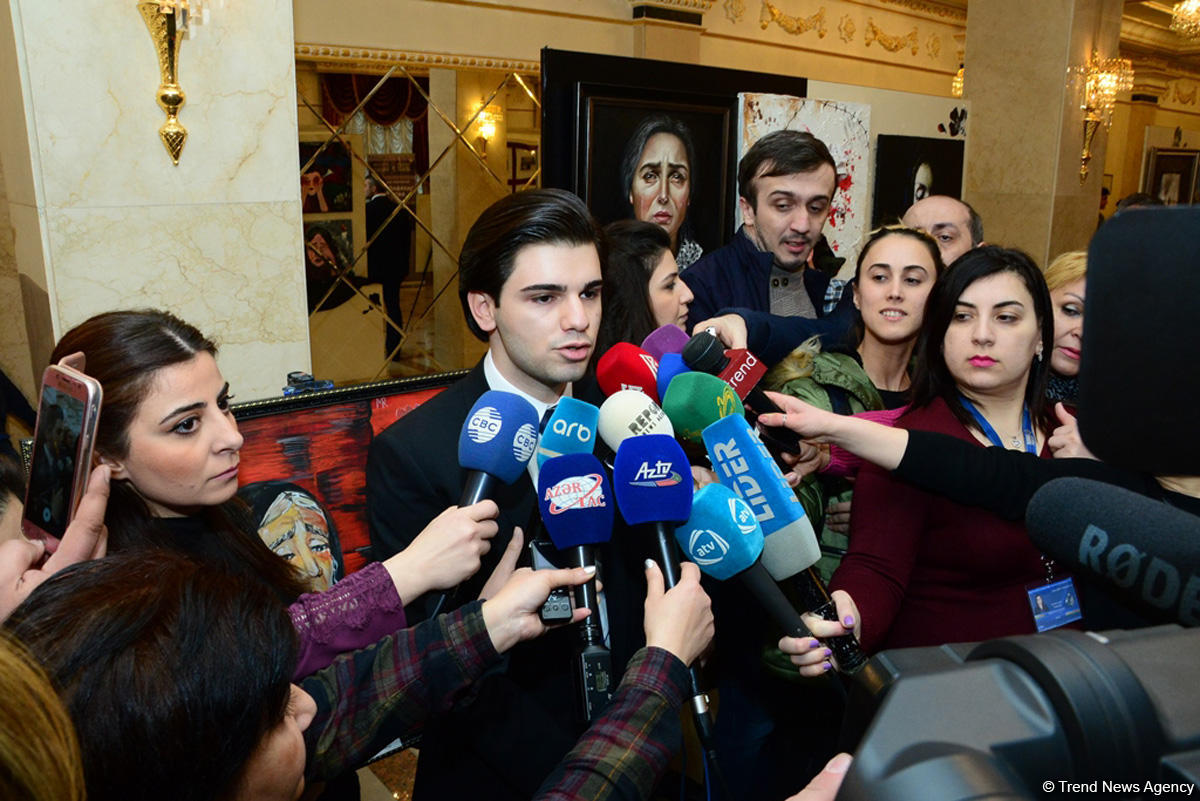 Xocalı soyqırımının ildönümünə həsr olunmuş "Qarabağın səsi" adlı rəsm sərgisi və ədəbi-bədii tədbir keçirilib (FOTO)