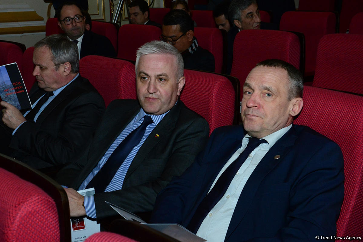Xocalı soyqırımının ildönümünə həsr olunmuş "Qarabağın səsi" adlı rəsm sərgisi və ədəbi-bədii tədbir keçirilib (FOTO)